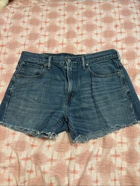 Levi’s cutoffs